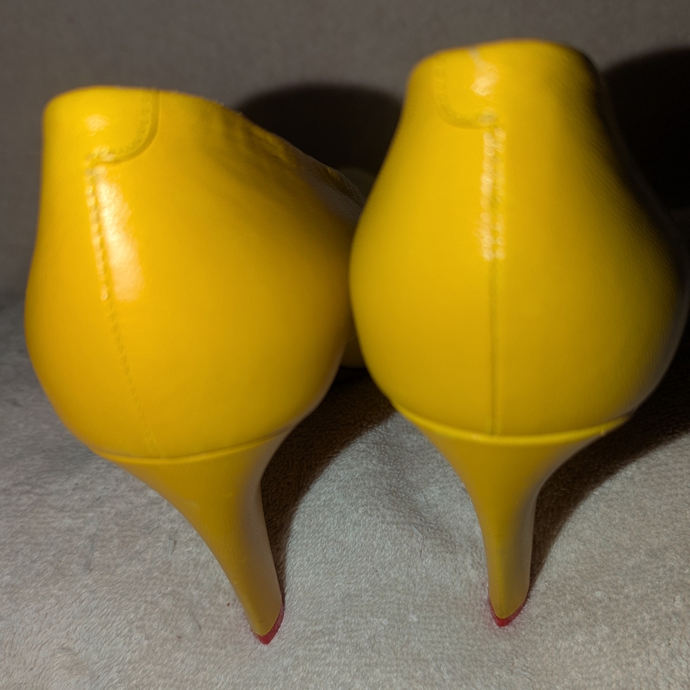 Celine Phoebe Philo Yellow Leather Heels. 36.5 - Picture 5 of 10